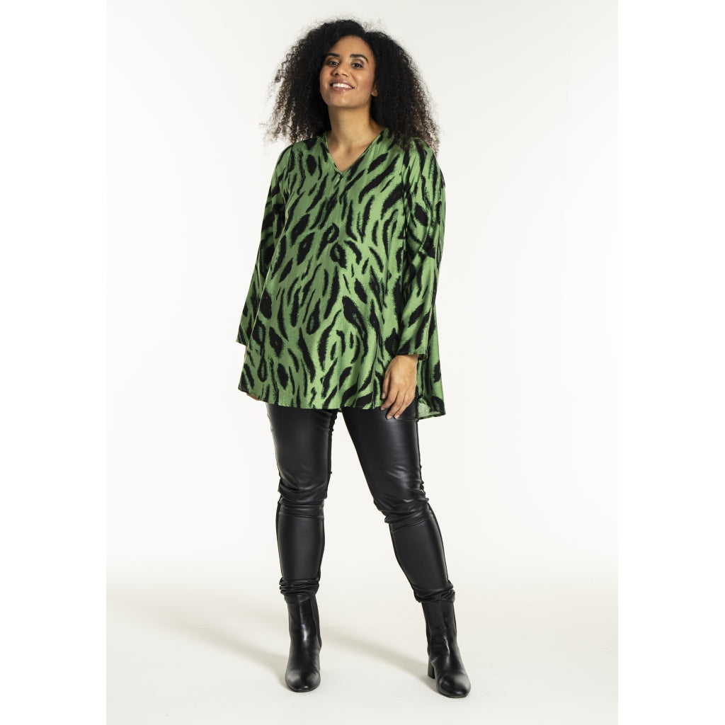Studio SBerit Blouse Blouse Black green clouds