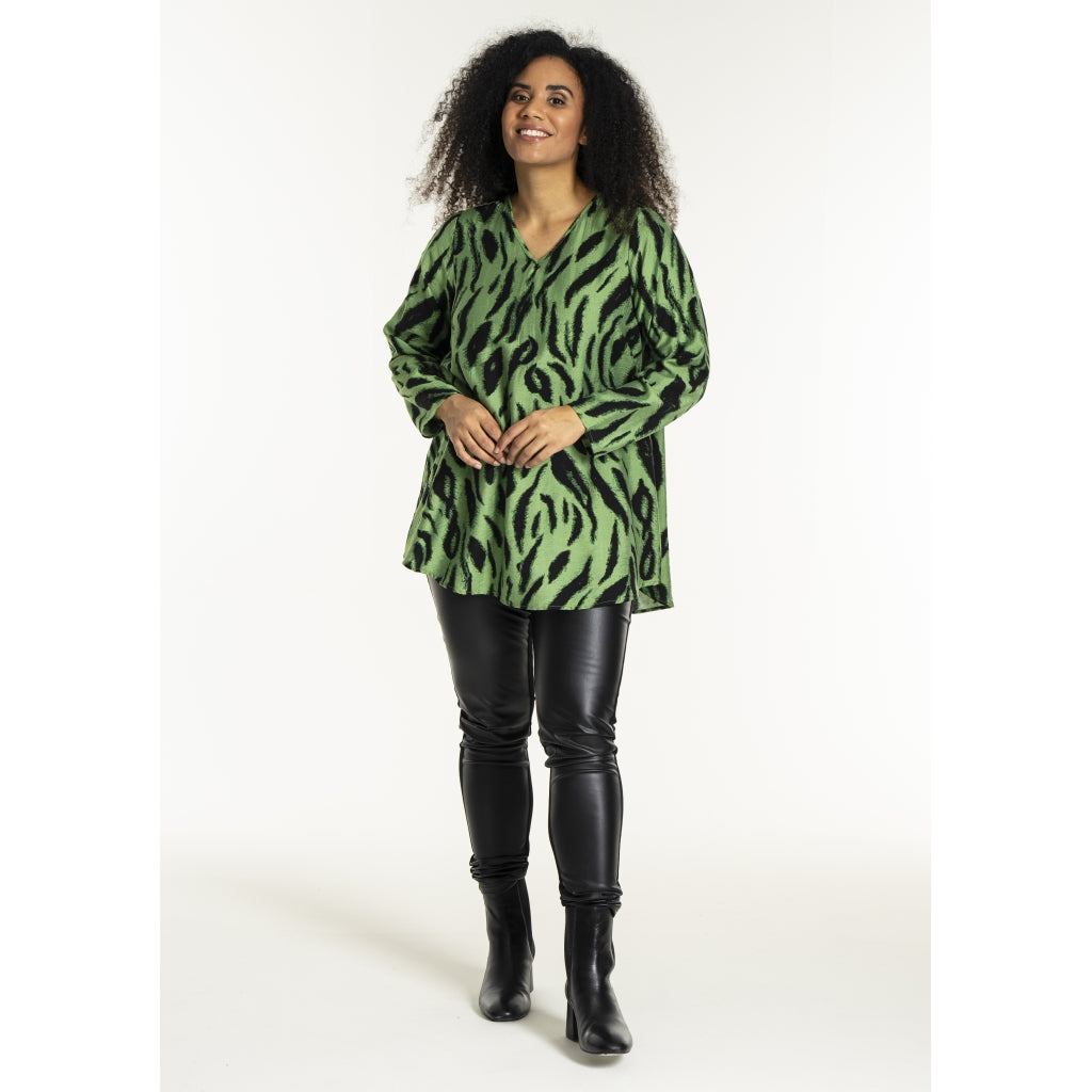Studio SBerit Blouse Blouse Black green clouds