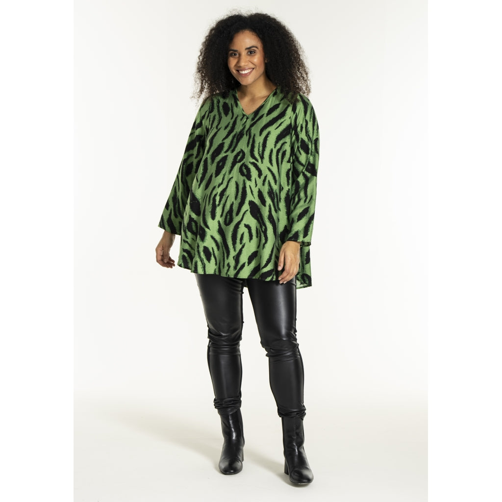 Studio SBerit Blouse Blouse Black green clouds