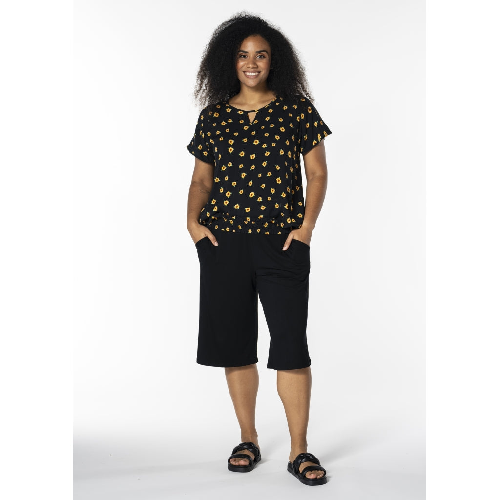 Studio SCamilla Blouse Blouse Black with sunflower