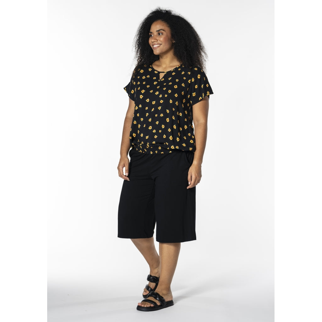 Studio SCamilla Blouse Blouse Black with sunflower
