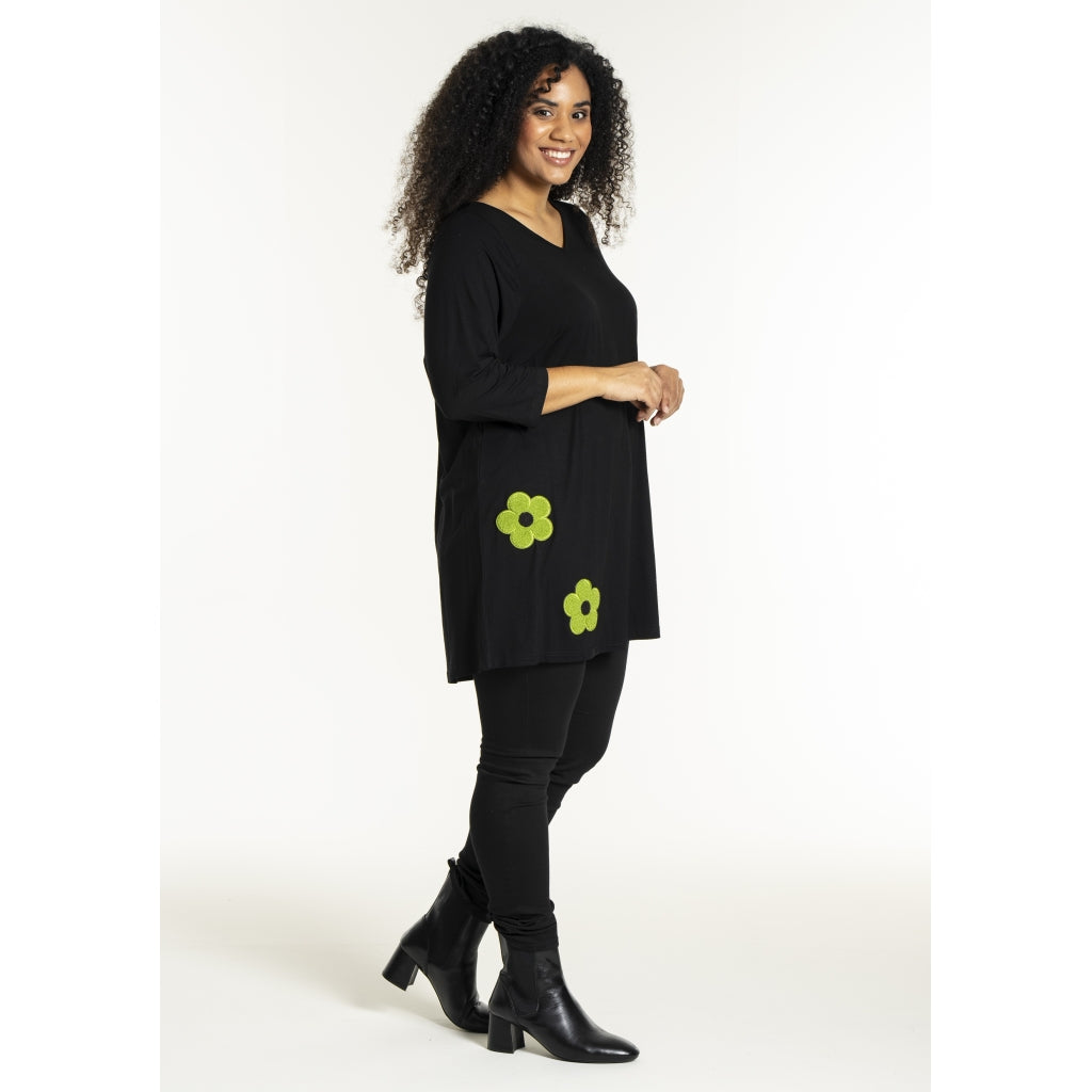 Studio SDitte Tunic Tunic Black with green flower