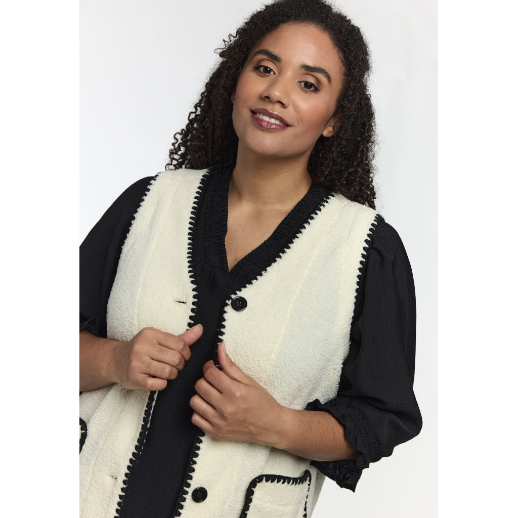 Studio SElina Vest Vest Off-white with black