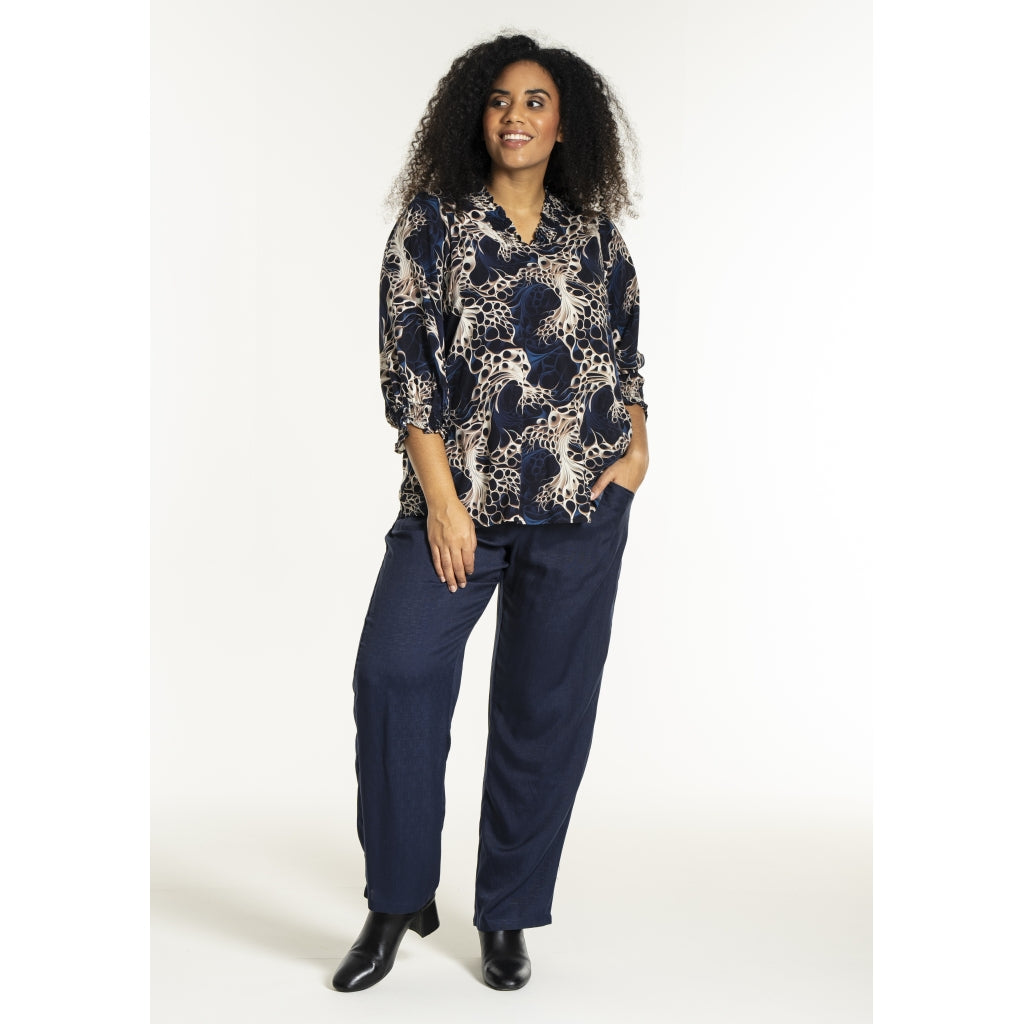 Studio SFeodora Blouse with smock neck Blouse Navy with sand print
