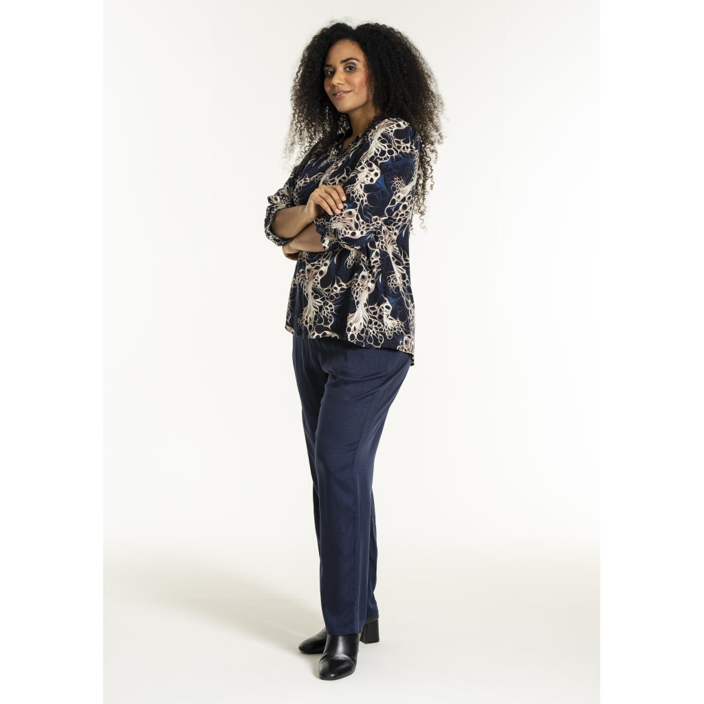 Studio SFeodora Blouse with smock neck Blouse Navy with sand print