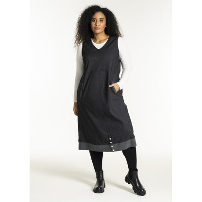 Studio SJanet Spencer Spencer Black and white check and stripes