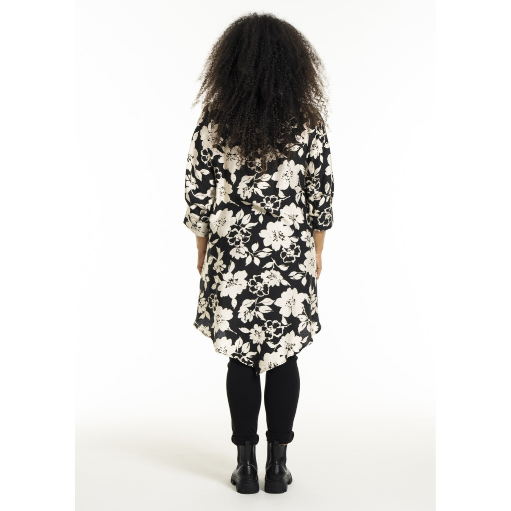 Studio SJuline Tunic Tunic Black with offwhite flower