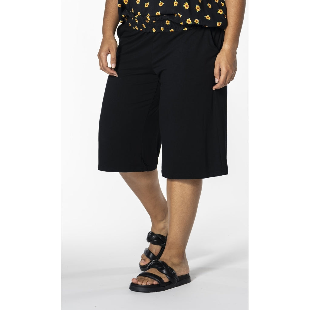 Studio SKis Shorts Shorts Black
