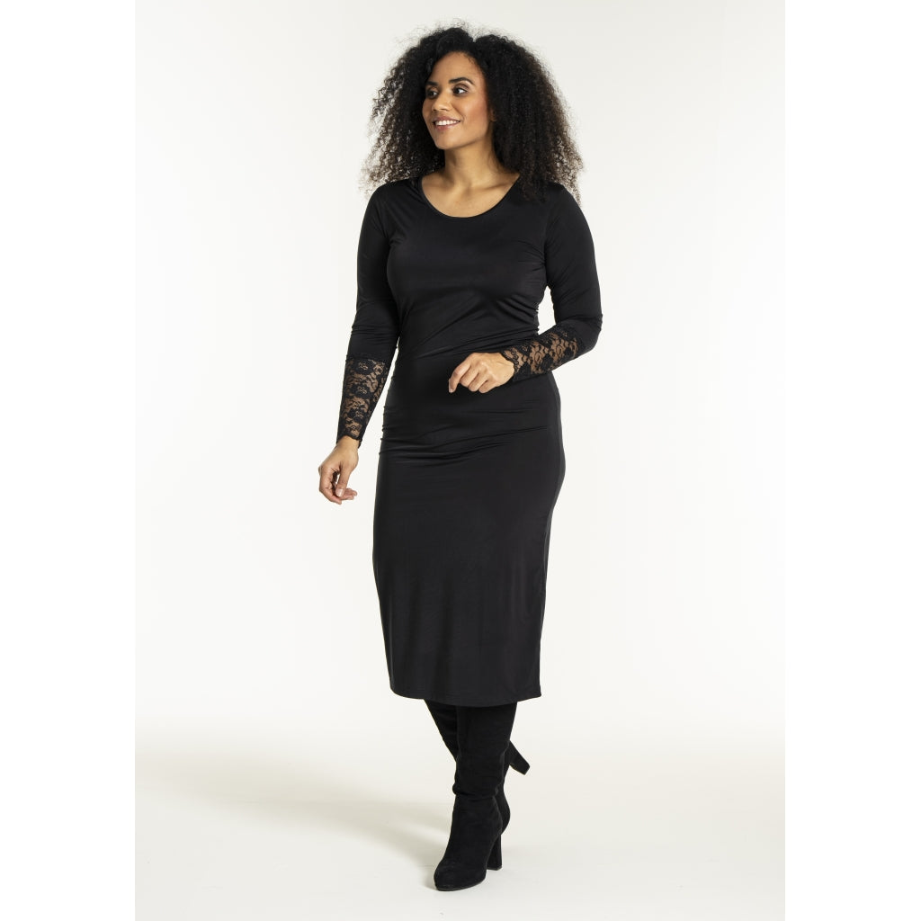 Studio SNoreen Long underdress with lace Dress Black