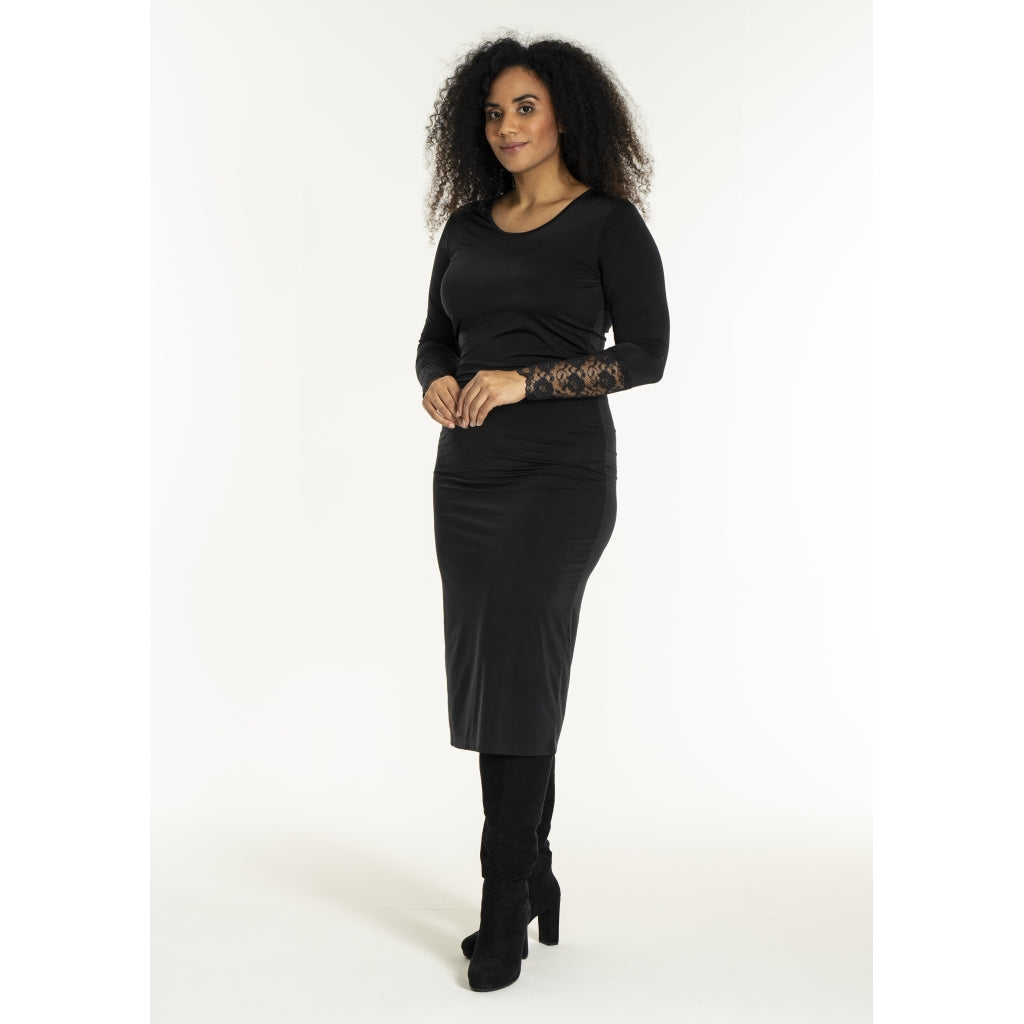 Studio SNoreen Long underdress with lace Dress Black